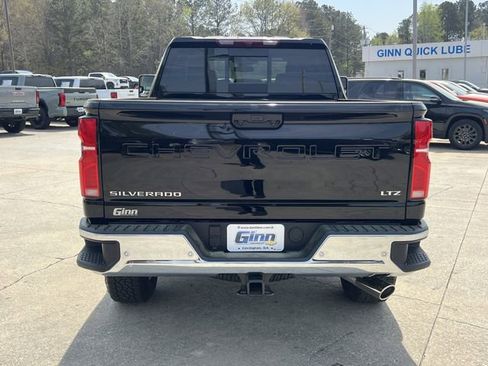Used 2025 Chevrolet Silverado 2500 LTZ w/ LTZ Plus Package image 8