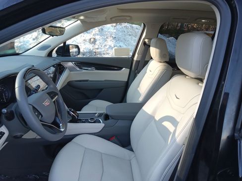 Certified 2023 Cadillac XT6 Premium Luxury w/ Technology Package image 11