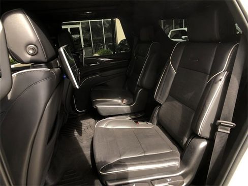 Certified 2022 Cadillac Escalade Premium Luxury image 31