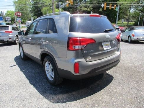 Used 2014 Kia Sorento LX AWD/4WD image 6