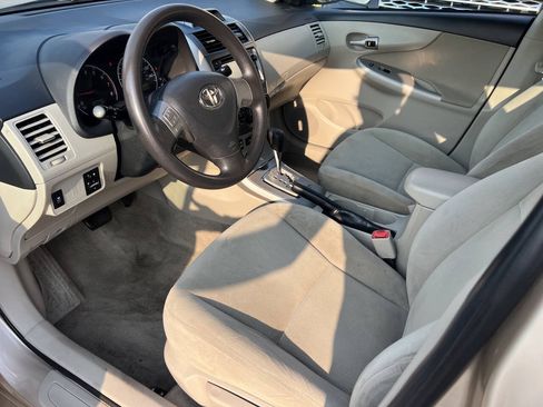 Used 2013 Toyota Corolla LE FWD image 7
