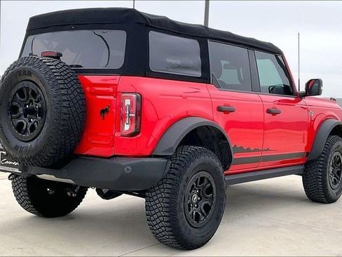 Used 2022 Ford Bronco Wildtrak image 2