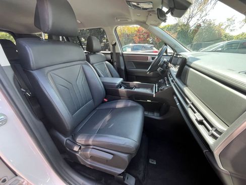 Used 2025 Hyundai Santa Fe SEL FWD image 39