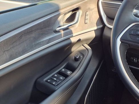 New 2025 Jeep Grand Cherokee Limited w/ Luxury Tech Group II image 12