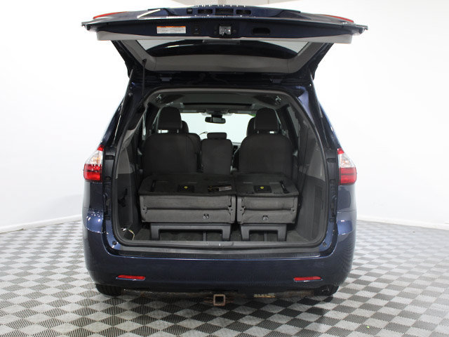 Used 2019 Toyota Sienna XLE FWD image 16