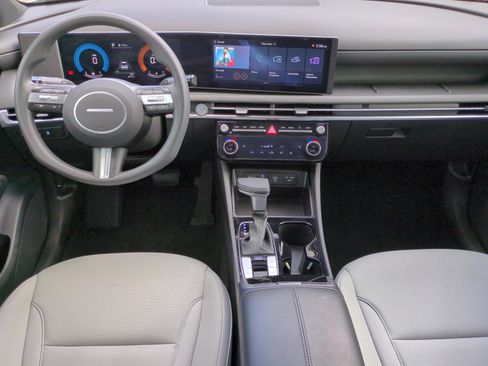 Certified 2025 Hyundai Santa Cruz SEL image 14