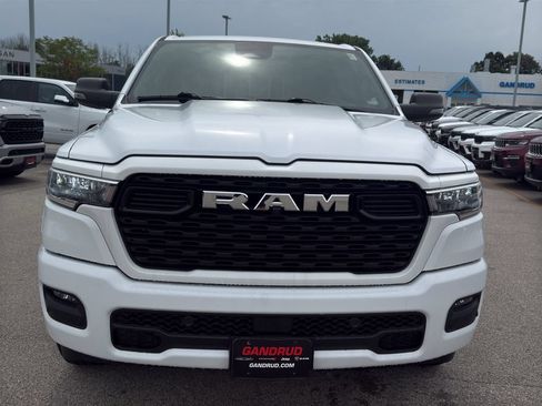 Used 2025 RAM 1500 Big Horn AWD/4WD image 3