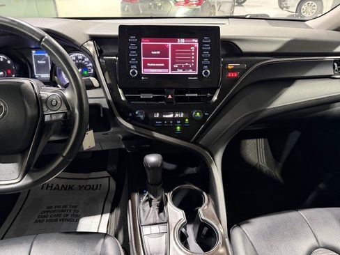 Used 2022 Toyota Camry SE FWD image 21