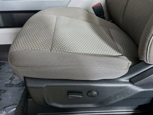 Certified 2020 Ford F250 XLT w/ XLT Premium Package image 32