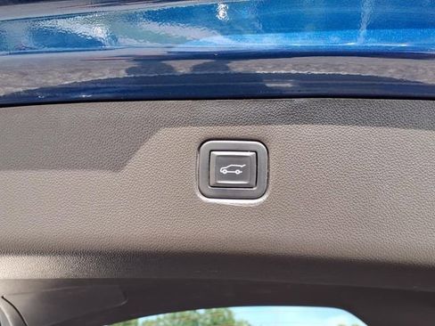 Used 2023 Chevrolet Blazer LT w/ Convenience Package image 9