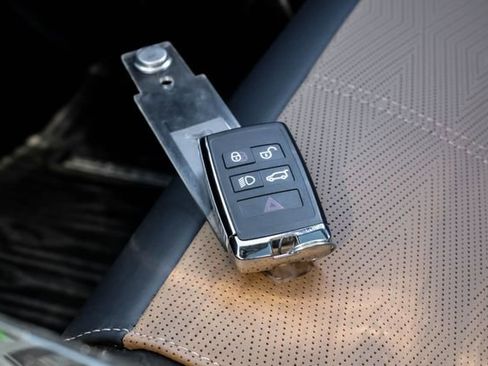 New 2026 Land Rover Range Rover Velar Autobiography AWD/4WD image 64