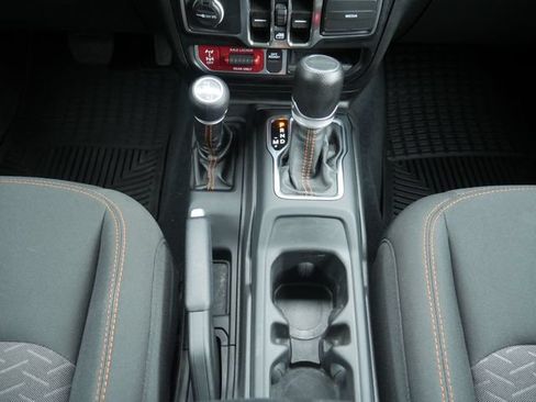 Used 2022 Jeep Gladiator Mojave w/ Cold Weather Group AWD/4WD image 24