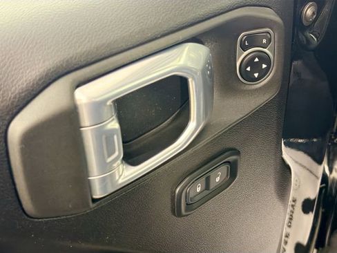 Used 2021 Jeep Wrangler Sport AWD/4WD image 18