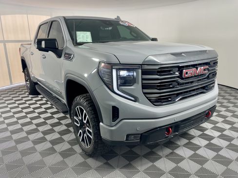 Used 2024 GMC Sierra 1500 AT4 w/ Technology Package AWD/4WD image 7