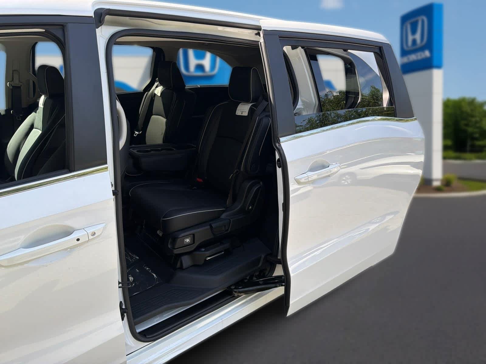 New 2027 Honda Odyssey Touring image 27