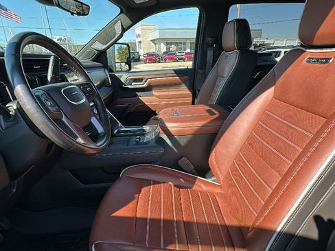 Certified 2025 GMC Sierra 2500 Denali Ultimate image 9