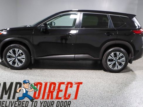 Used 2023 Nissan Rogue SV image 10