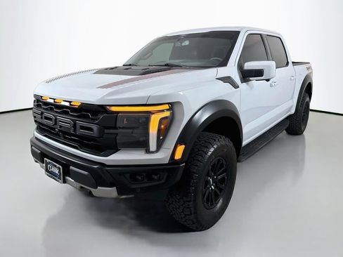 Used 2025 Ford F150 Raptor AWD/4WD image 3