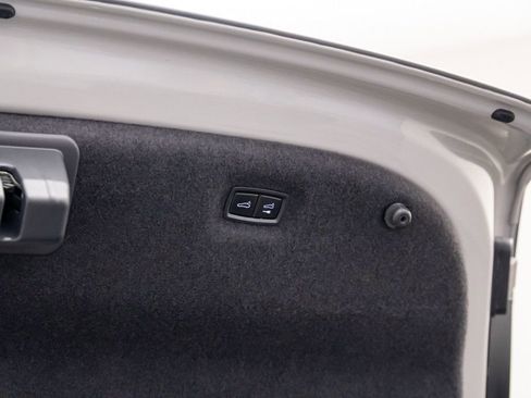 Used 2021 Porsche Taycan Turbo S image 31