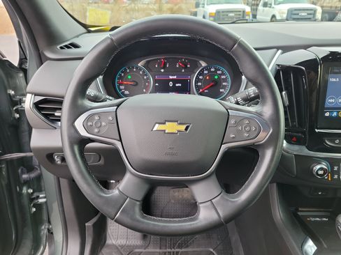 Used 2023 Chevrolet Traverse LT image 21