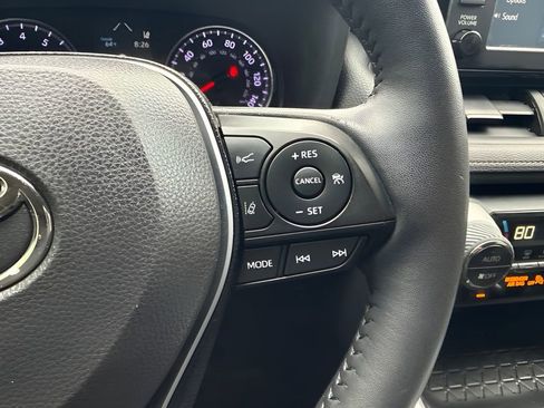 Used 2019 Toyota RAV4 XLE w/ Convenience Package AWD/4WD image 16