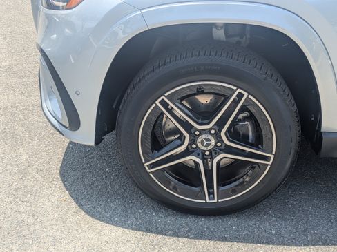 Certified 2025 Mercedes-Benz GLS 450 4MATIC w/ AMG Line Exterior image 10