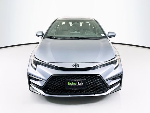 Used 2023 Toyota Corolla SE w/ SE Premium Package FWD image 2