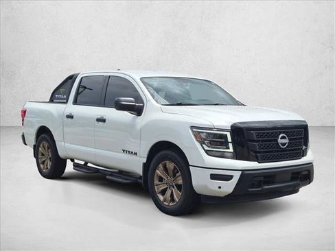 Used 2024 Nissan Titan SV w/ SV Bronze Edition Package RWD image 3