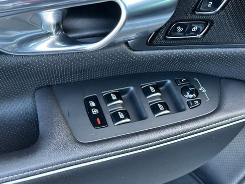 Used 2020 Volvo S90 T8 Inscription w/ Advanced Package image 11