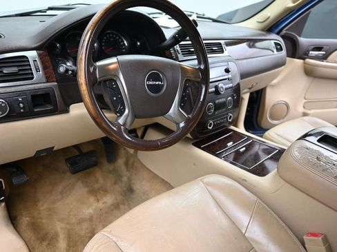 Used 2007 GMC Yukon Denali AWD/4WD image 12