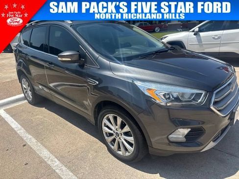 Used 2017 Ford Escape Titanium FWD image 3
