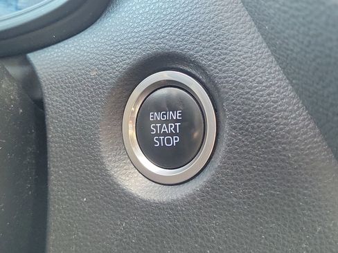 Used 2020 Toyota Corolla SE image 31