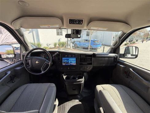 Used 2022 Chevrolet Express 3500 LT w/ LT Preferred Equipment Group RWD image 8