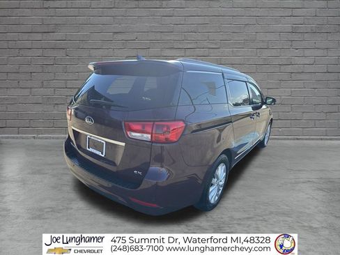 Used 2017 Kia Sedona EX FWD image 3
