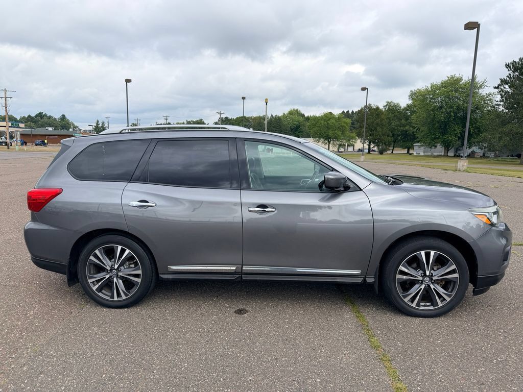 Used 2017 Nissan Pathfinder Platinum AWD/4WD image 2
