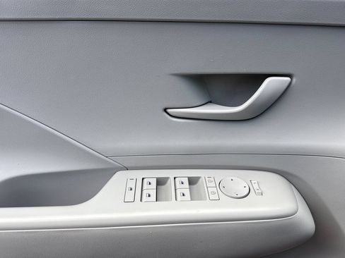 Used 2024 Hyundai Kona SEL FWD image 11