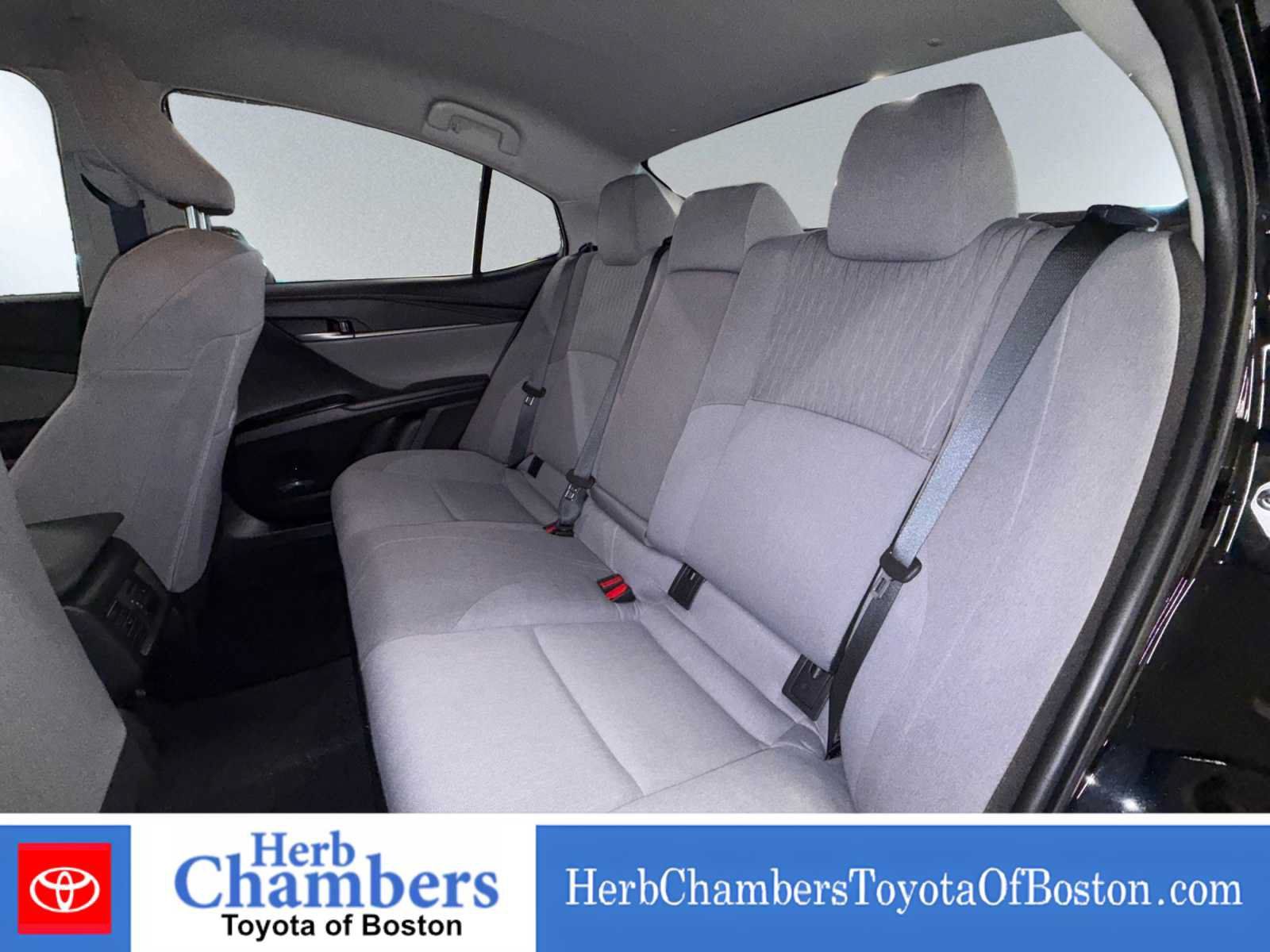 Used 2025 Toyota Camry LE AWD/4WD image 36