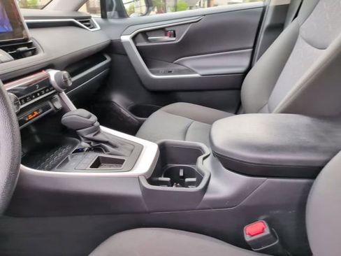 Used 2025 Toyota RAV4 XLE FWD image 24