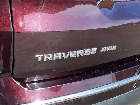 Used 2022 Chevrolet Traverse Premier AWD/4WD image 33
