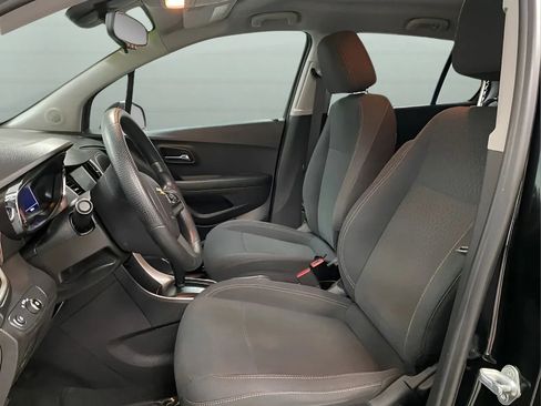 Used 2020 Chevrolet Trax LS FWD image 10