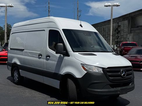 Used 2023 Mercedes-Benz Sprinter 2500 image 12
