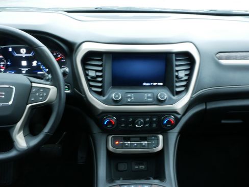 Used 2022 GMC Acadia Denali w/ Denali Ultimate Package image 17