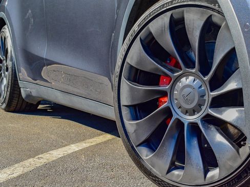 Used 2022 Tesla Model Y Performance image 6