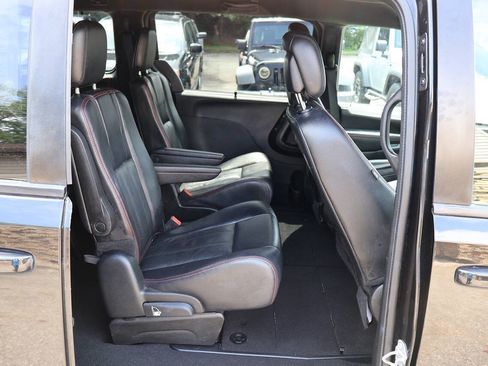 Used 2017 Dodge Grand Caravan GT FWD image 32