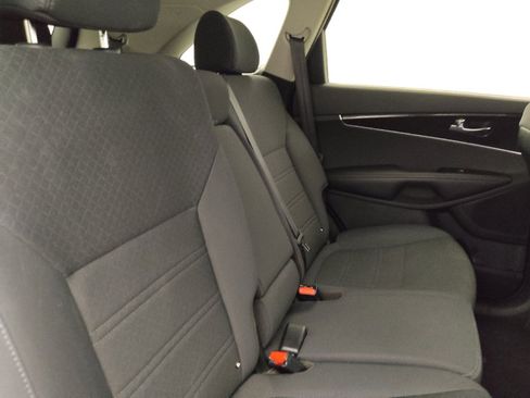 Used 2019 Kia Sorento AWD w/ LX Convenience Package image 19