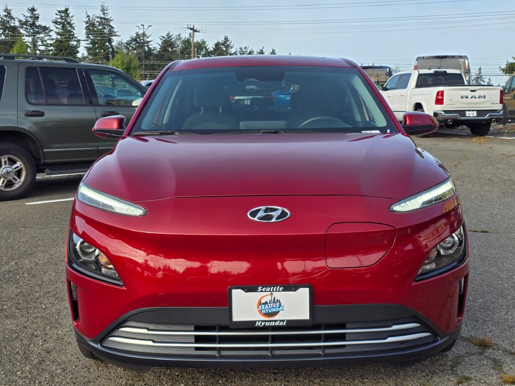 Used 2023 Hyundai Kona SEL FWD image 2