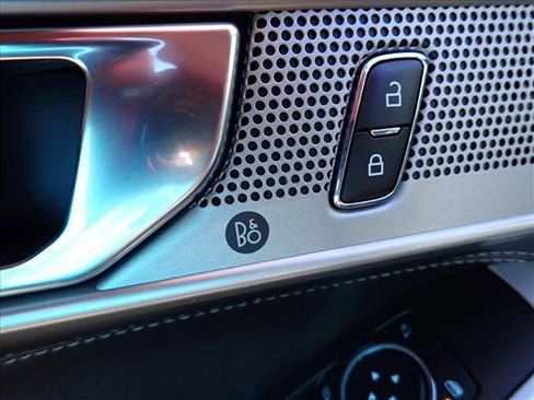 Used 2024 Ford Explorer Limited image 14