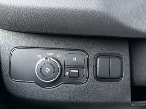 Used 2019 Mercedes-Benz Sprinter 2500 image 17