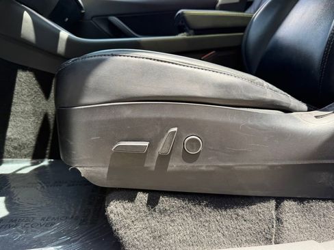 Used 2021 Tesla Model Y Long Range AWD/4WD image 27