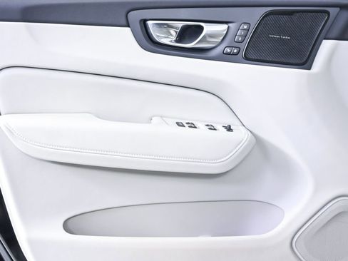 Certified 2023 Volvo XC60 B5 Plus w/ Climate Package FWD image 8